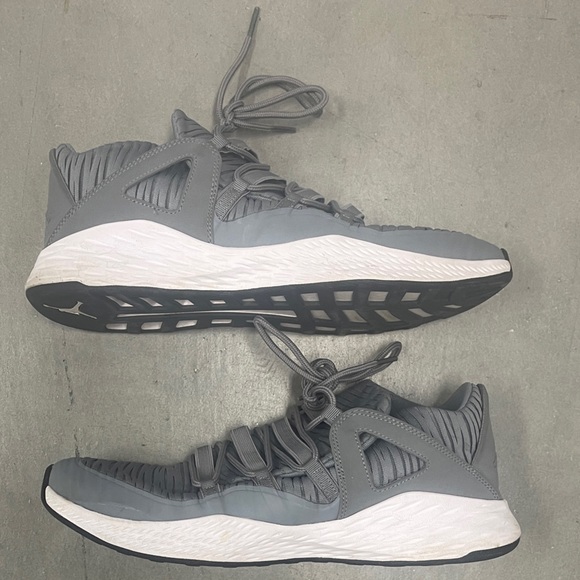 Nike Jordan Formula 23 Low Trainers Sneaker in Gray 919724-004 - Size 11 - Picture 7 of 12